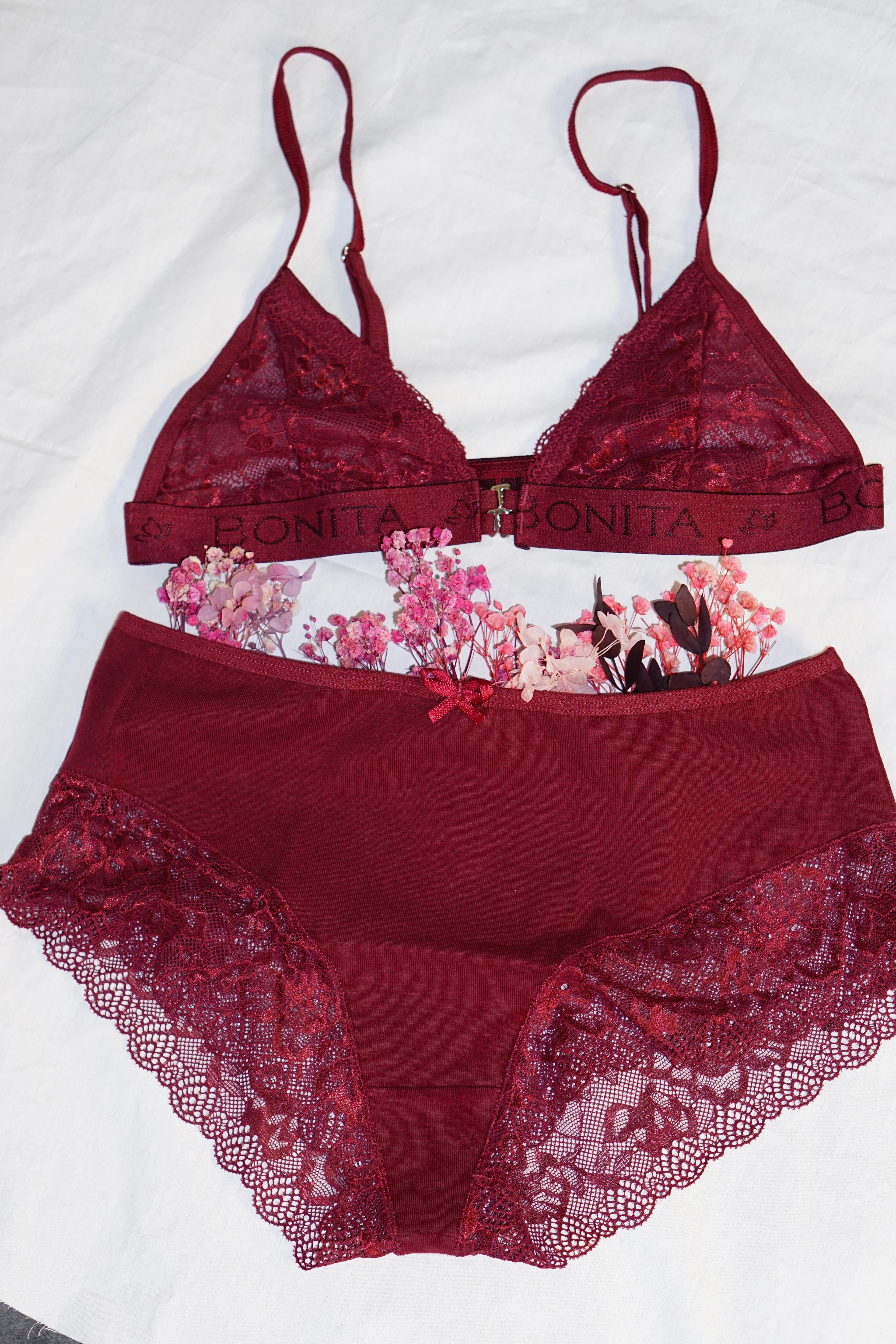 Ensemble Bralet Connie en dentelles et sans armatures + Shorty Salome en cotton et dentelles