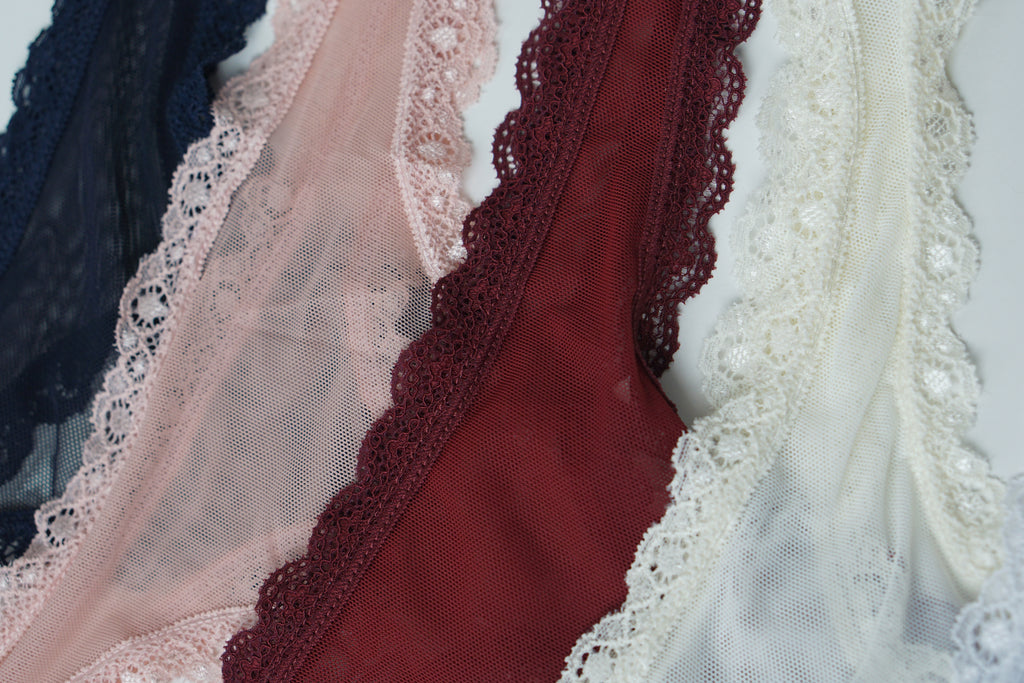 Panty String Nelly en maille et dentelles