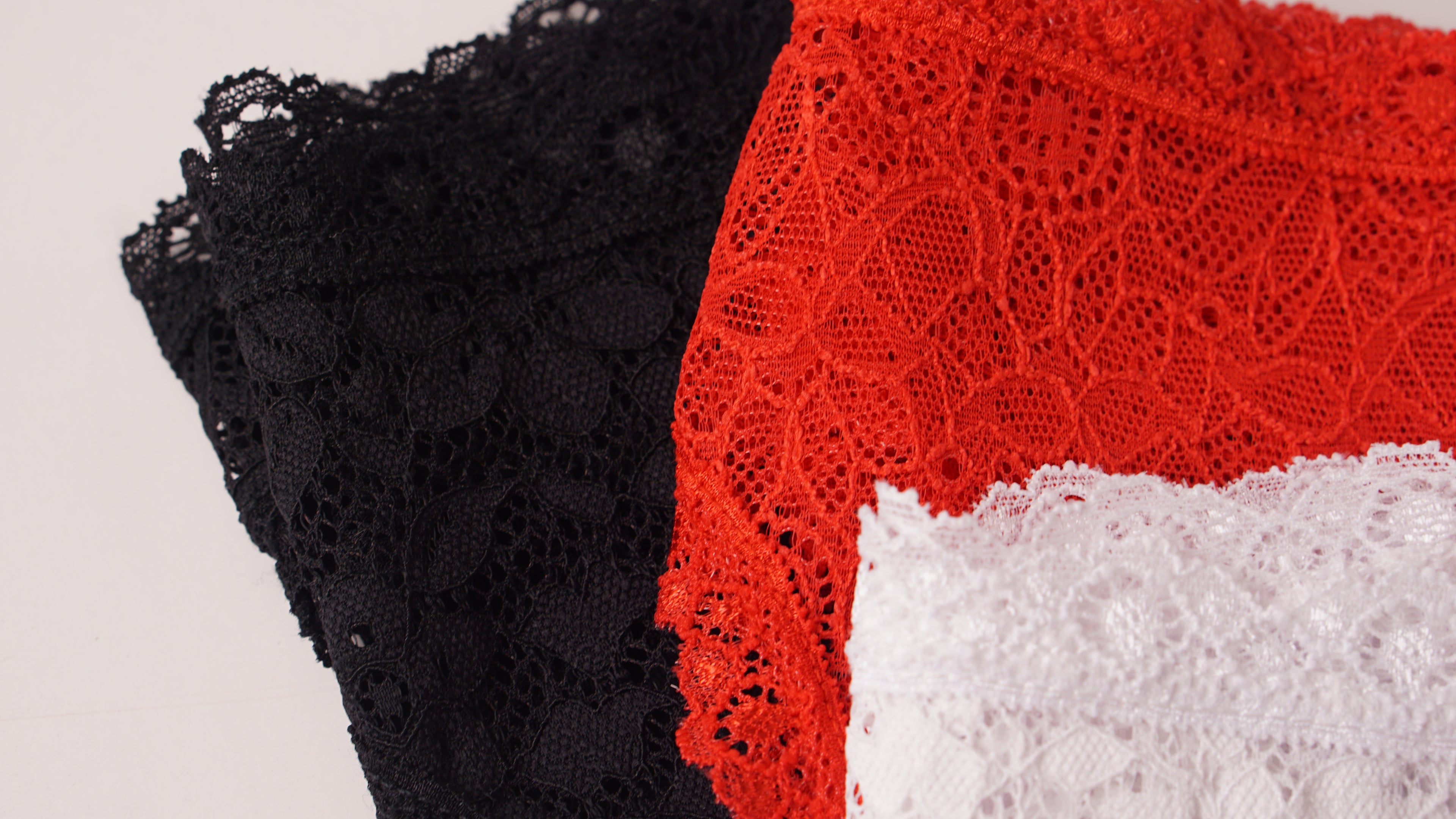Panty String Soleil en dentelles