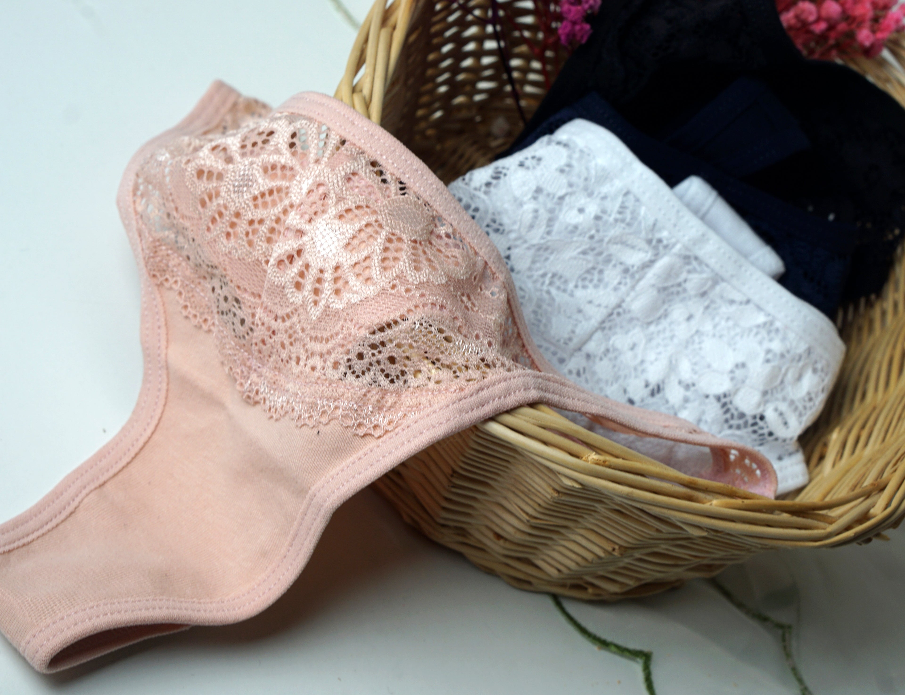 Panty String Alcira en Cotton et dentelles