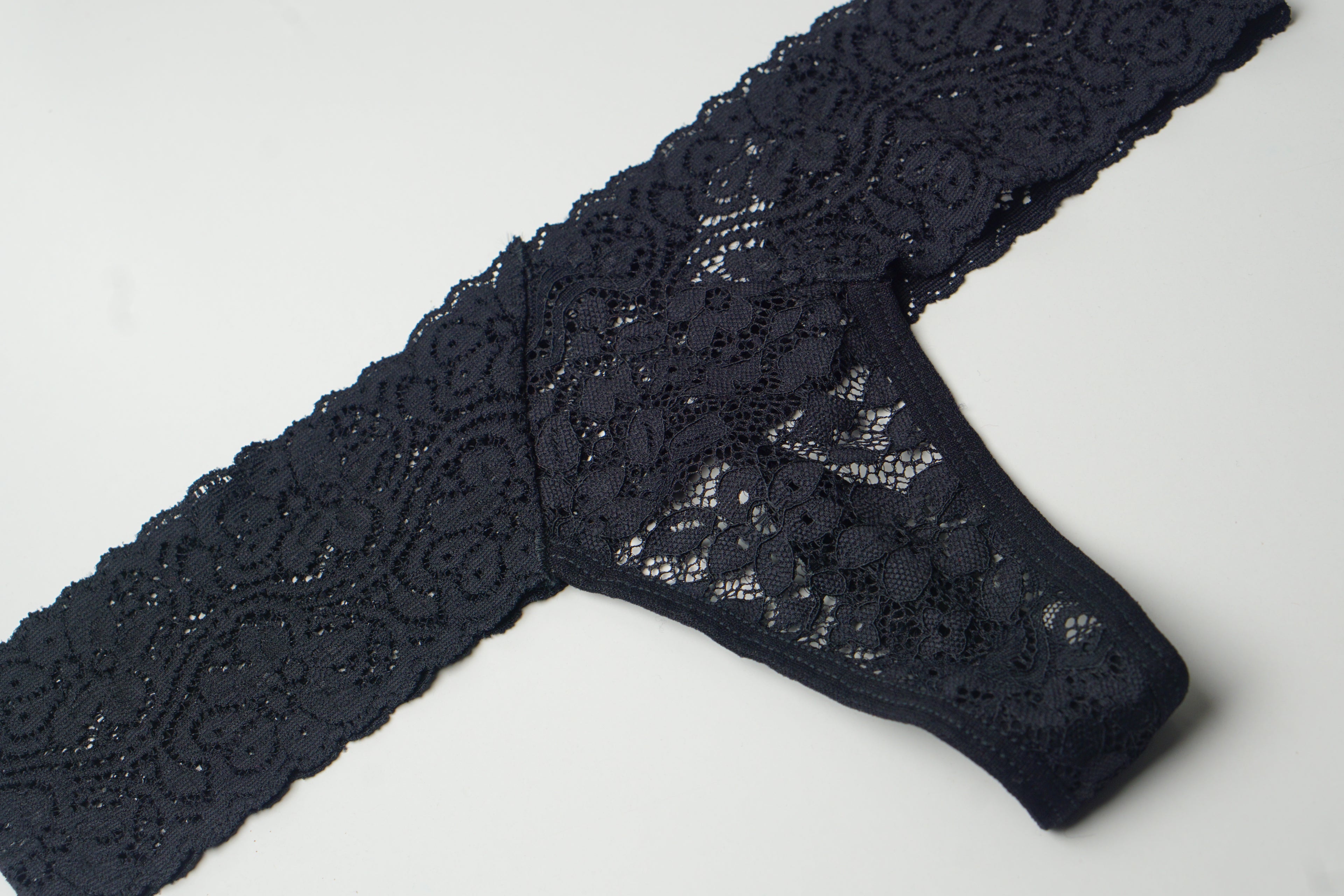 Panty String Isadora en dentelles