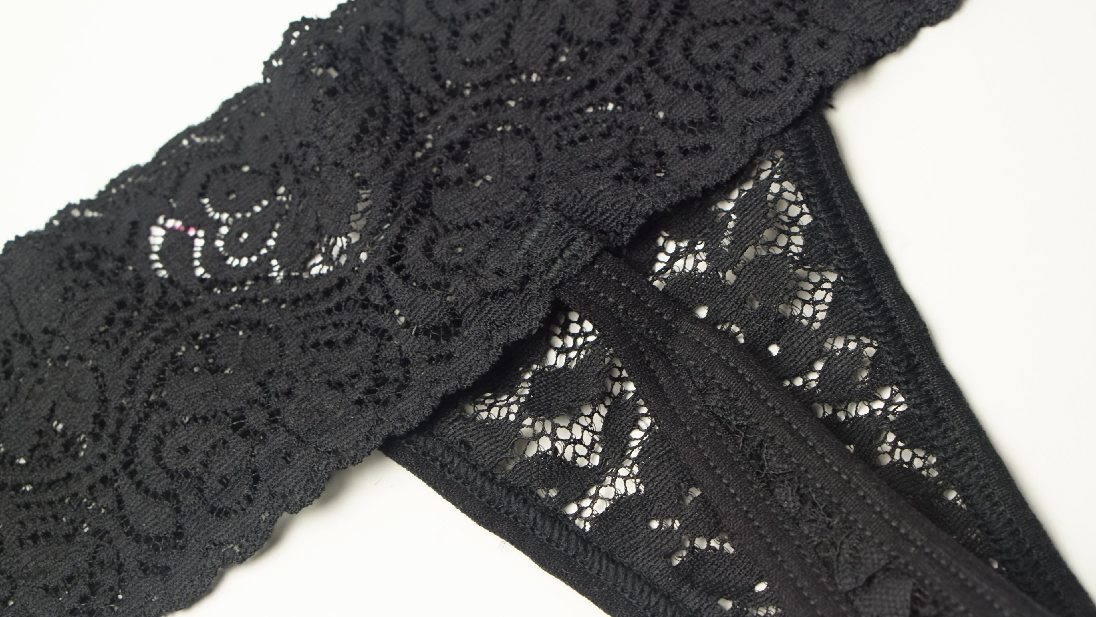 Panty String Isadora en dentelles