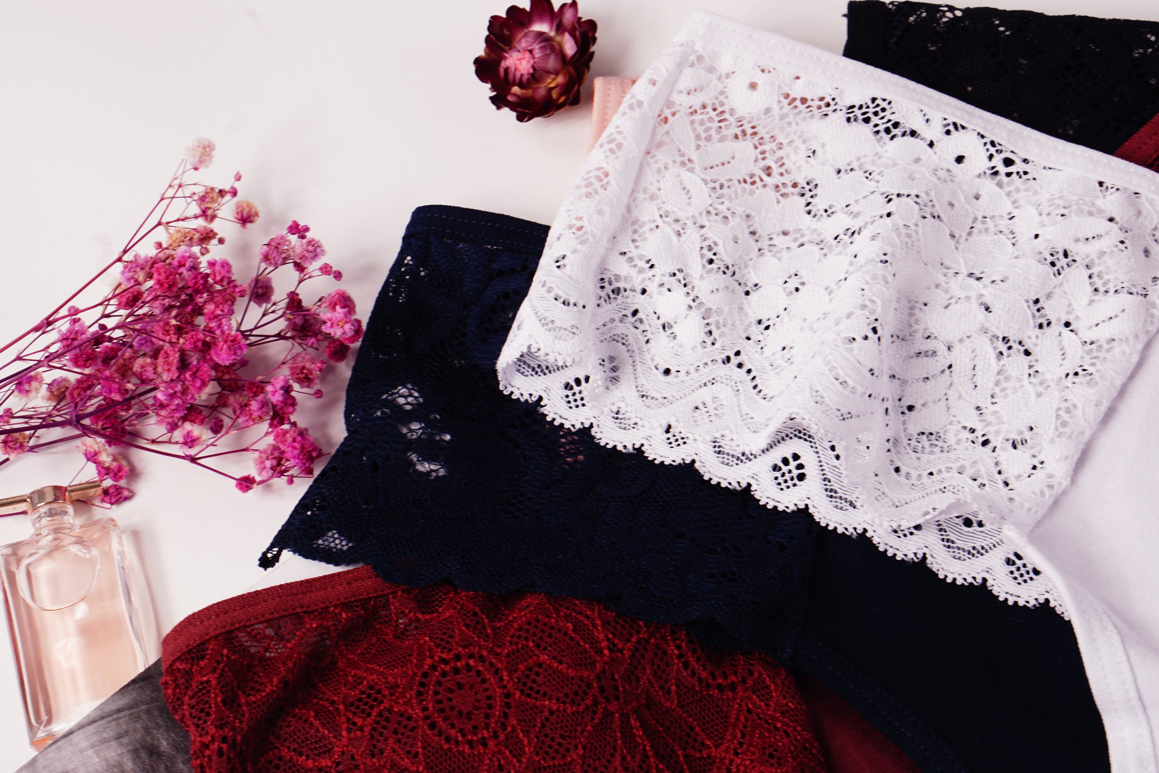 Panty String Blanca en Cotton et dentelles